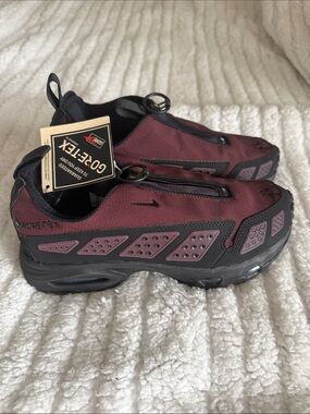 NWT Nike Air Women’s Burgundy and Black SNDR GORE-TEX Slip-On Sneakers-6 1/2